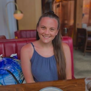 Meet your Posher, Jillian